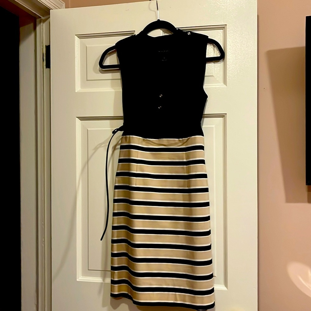 White House black market size 6 Excellent condition.